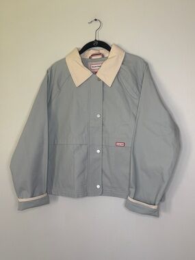 NWT Hunter Light Gray Cropped Canvas Jacket with Cream Collar